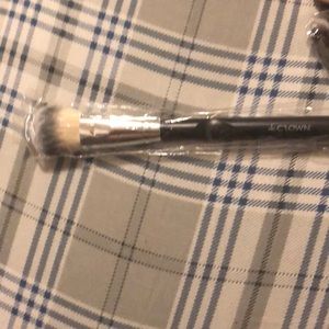 Face contour brush